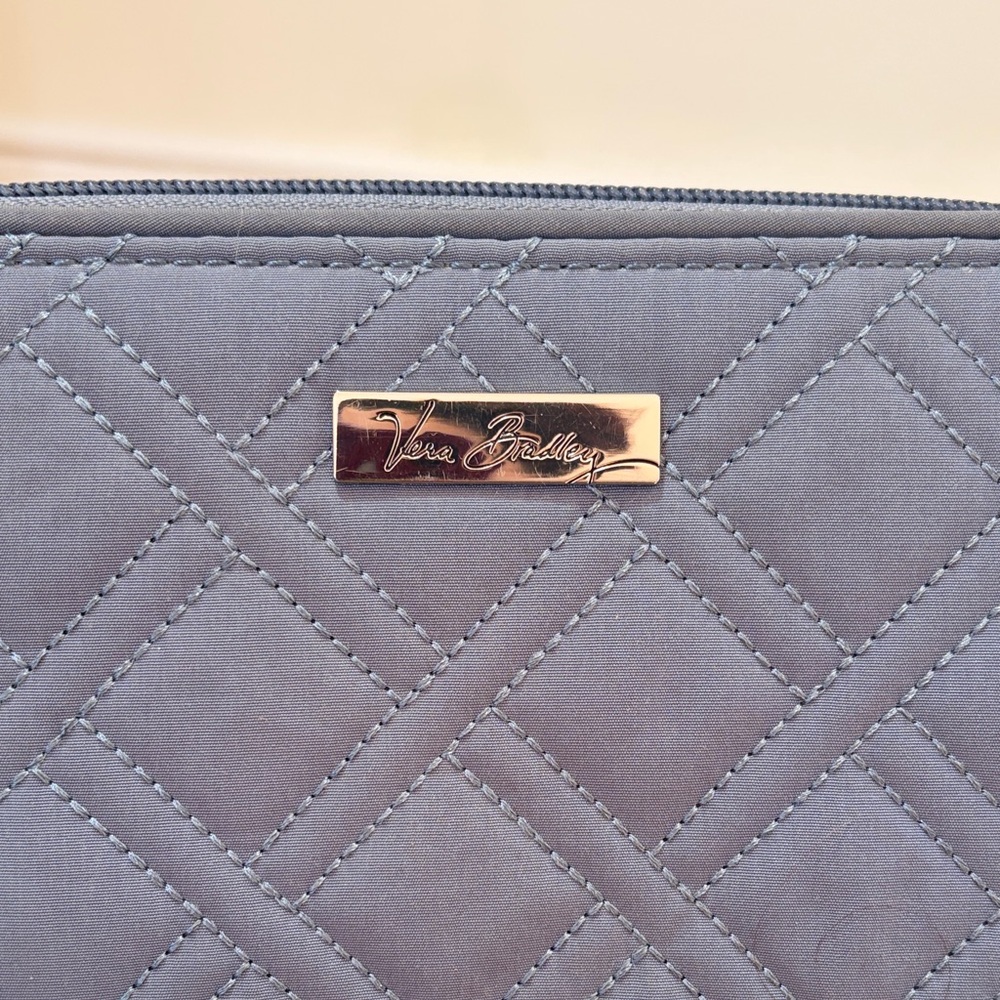 Vera Bradley Quilted Denim Blue Zip Wallet EXCELLENT condition barely used! - Picture 7 of 7